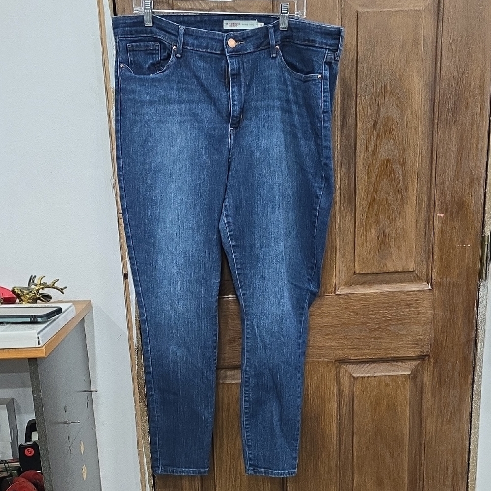 Levi's Women's Deep Blue Skinny Jeans